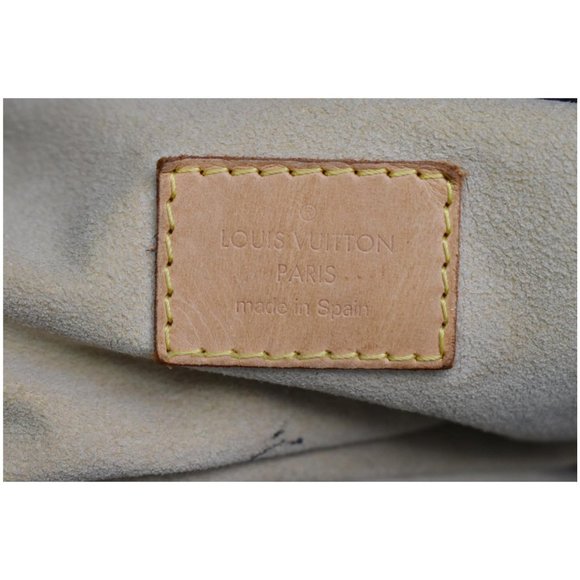 LOUIS VUITTON  Artsy MM Monogram Canvas Hobo Bag - Picture 11 of 12